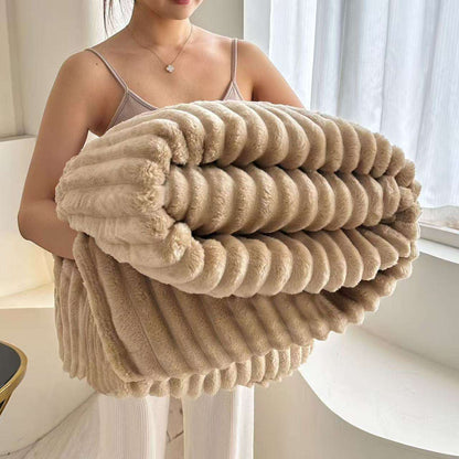 ただのやわらかさじゃない。一度使えば、手放せない。  夜を支配するブランケット。